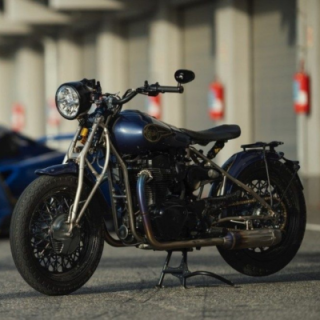 Создатели гиперкара Praga Bohema выпустили ретромотоцикл